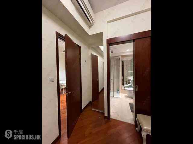 Wan Chai - The Avenue Phase 2 Block 1 08