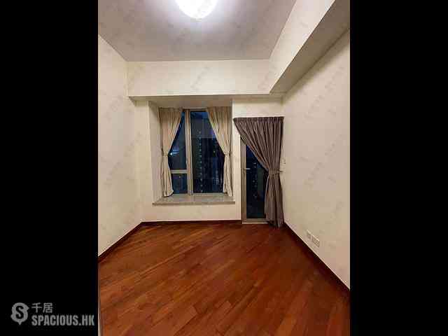 Wan Chai - The Avenue Phase 2 Block 1 09