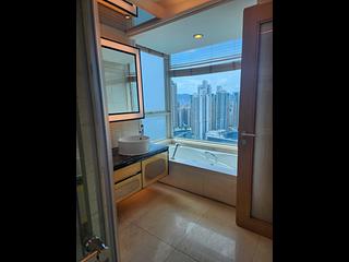 Tai Kok Tsui - Harbour Green Tower 1 10
