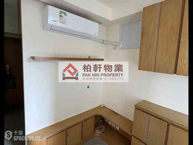 Quarry Bay - Tak Fat Building 01