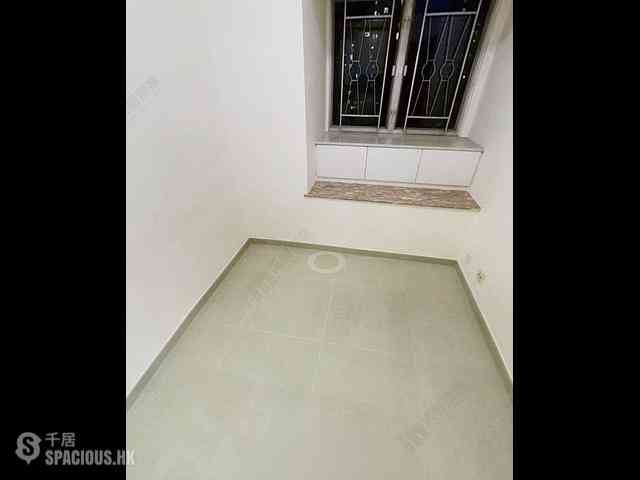 Tai Po - Tai Po Centre Phase 5 Block 16 07