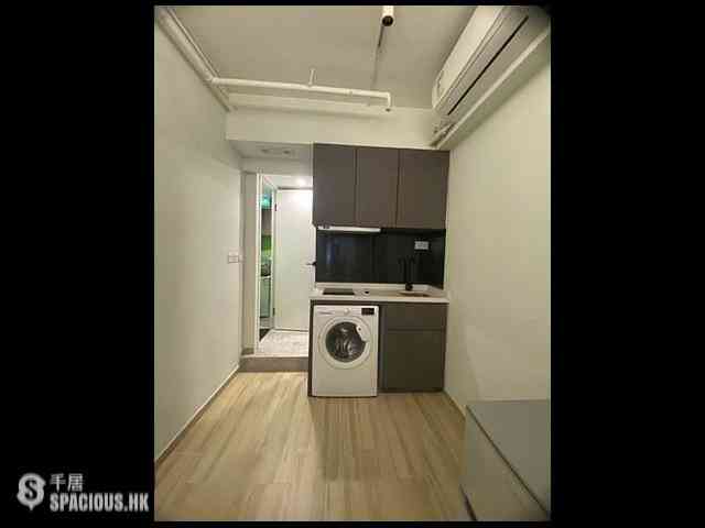Sheung Wan - 100-102, Des Voeux Road West 04