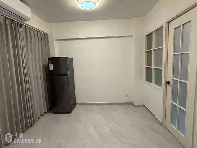 Wan Chai - Kwong Wah Building 04