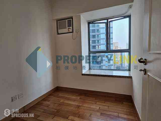 Sheung Wan - Queen's Terrace Block 1 06