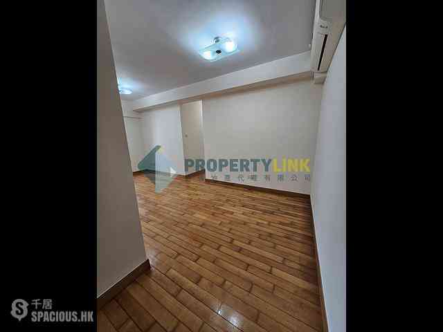 Sheung Wan - Queen's Terrace Block 1 07