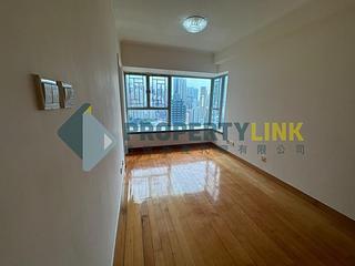 Sheung Wan - Queen's Terrace Block 1 03