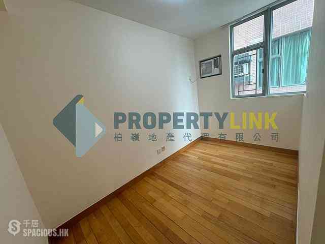 Sheung Wan - Queen's Terrace Block 1 07