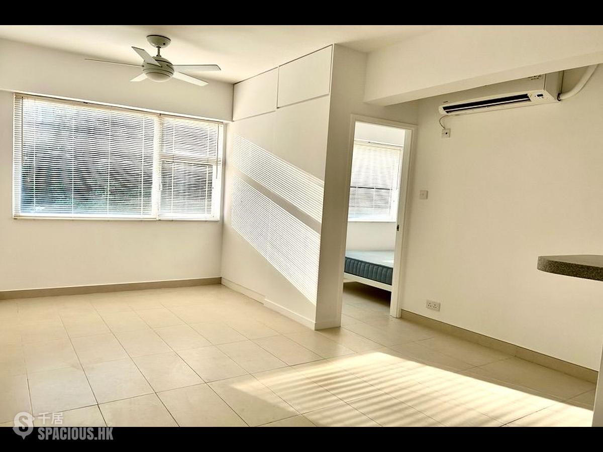 Mui Wo - SILVER CENTRE BUILDING 01