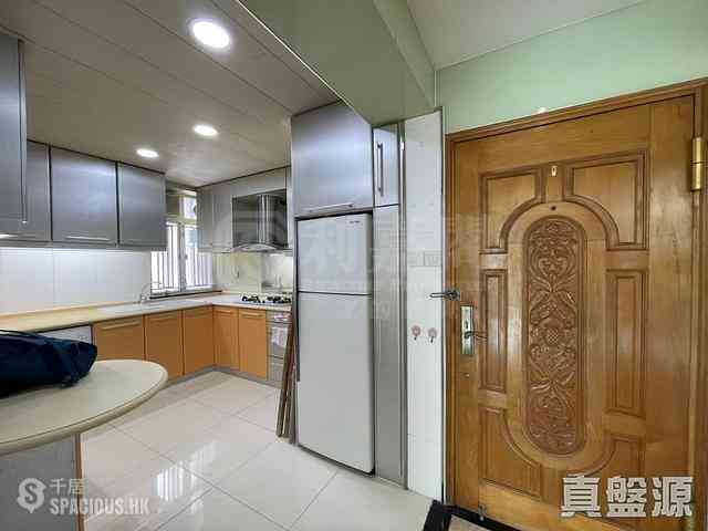 Causeway Bay - Victoria Centre Block 2 04