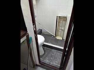 Wan Chai - Tak Fung House 03
