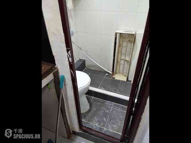 Wan Chai - Tak Fung House 03