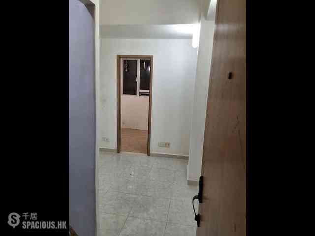 Wan Chai - Tak Fung House 01
