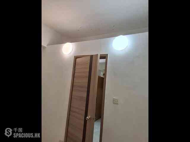 Wan Chai - Tak Fung House 02