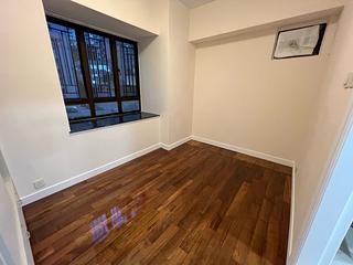 Mid Levels Central - Robinson Heights Block 1 02