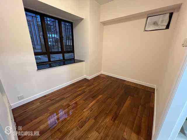 Mid Levels Central - Robinson Heights Block 1 02