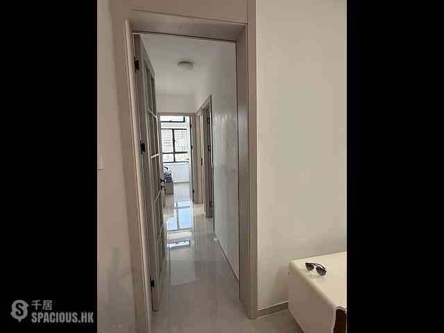 Yau Ma Tei - Prosperous Garden Block 2 03
