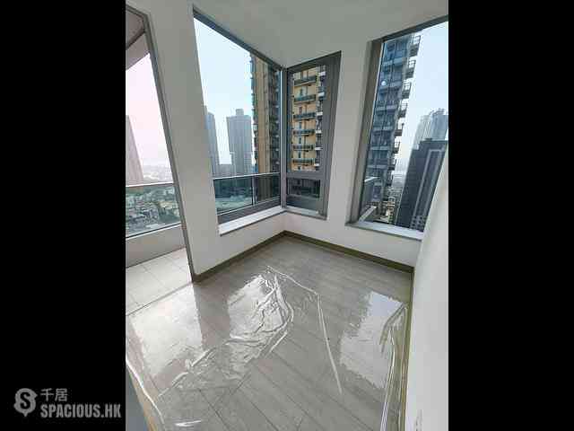 Tai Kok Tsui - L・Living 23 06