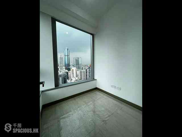Tai Kok Tsui - L・Living 23 05