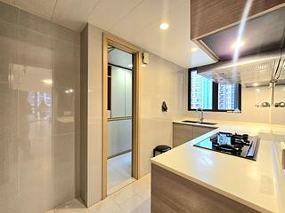 Tung Chung - The Visionary Tower 1 09
