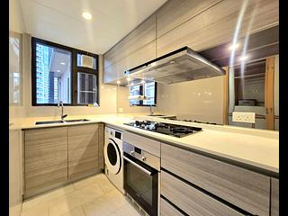 Tung Chung - The Visionary Tower 1 11