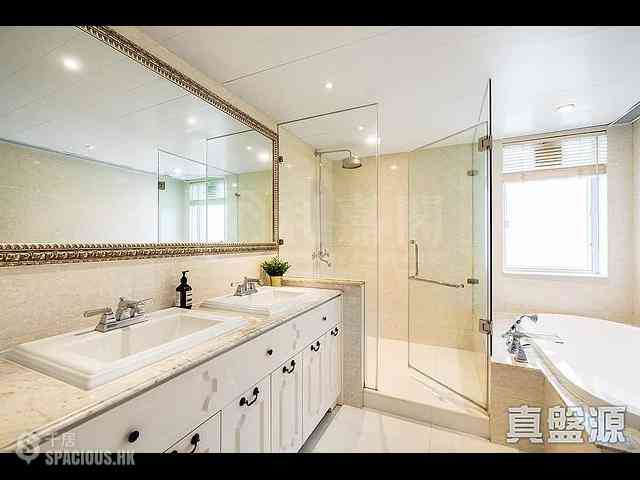 Repulse Bay - Repulse Bay Garden Block 7 12