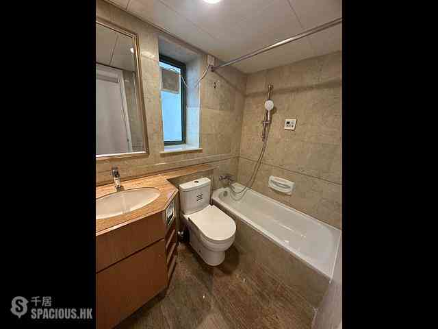 Tai Kok Tsui - Island Harbourview Block 7 05