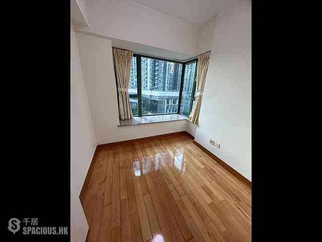 Tai Kok Tsui - Island Harbourview Block 7 06