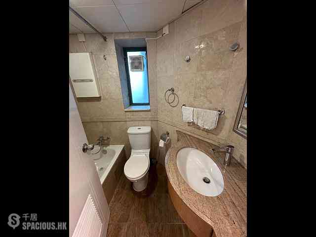 Tai Kok Tsui - Island Harbourview Block 7 08