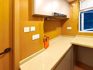 Wan Chai - 77, Queen's Road East 02