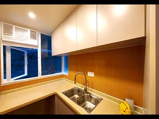 Wan Chai - 77, Queen's Road East 08