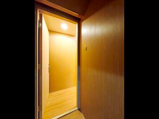 Wan Chai - 77, Queen's Road East 16