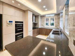 The Peak - 28, Gough Hill Road 10