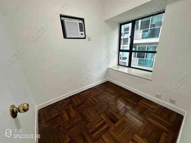 Wan Chai - Pinnacle Building 04