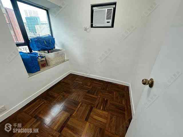 Wan Chai - Pinnacle Building 05