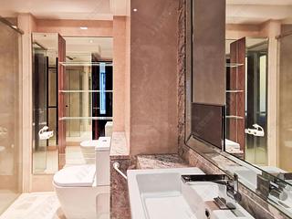 Wan Chai - The Avenue Phase 2 Block 1 04