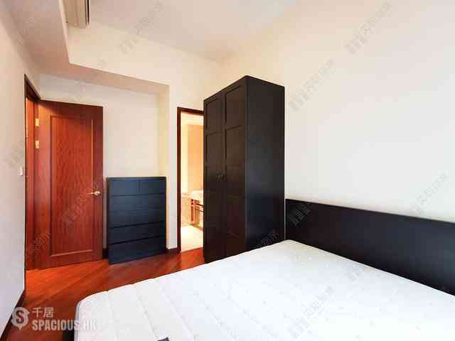 Wan Chai - The Avenue Phase 2 Block 1 05