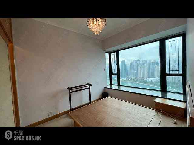 Tsing Yi - Villa Esplanada Phase 3 Block 10 07