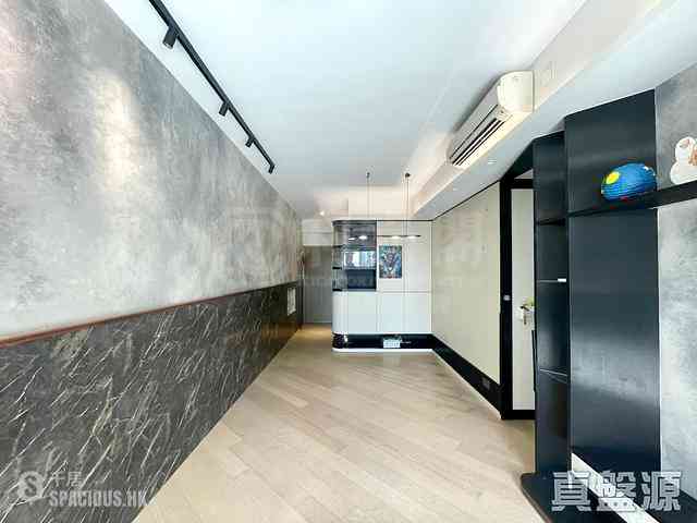 Tseung Kwan O - The Wings Ocean Wings Block 7B 01