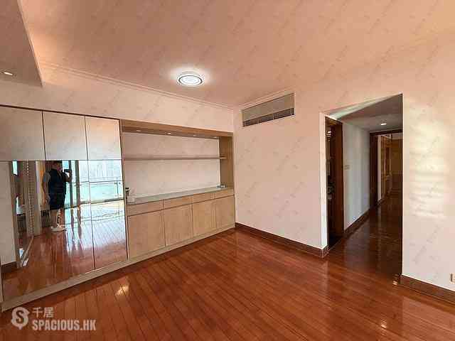 West Kowloon - The Harbourside Block 3 03