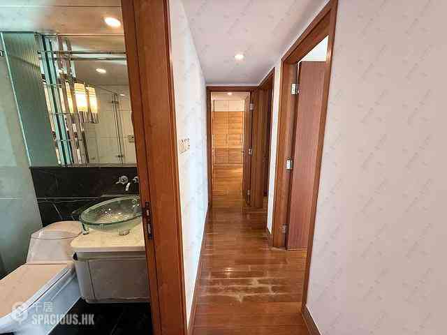 West Kowloon - The Harbourside Block 3 06