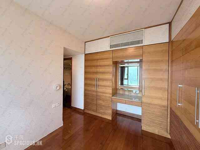 West Kowloon - The Harbourside Block 3 07