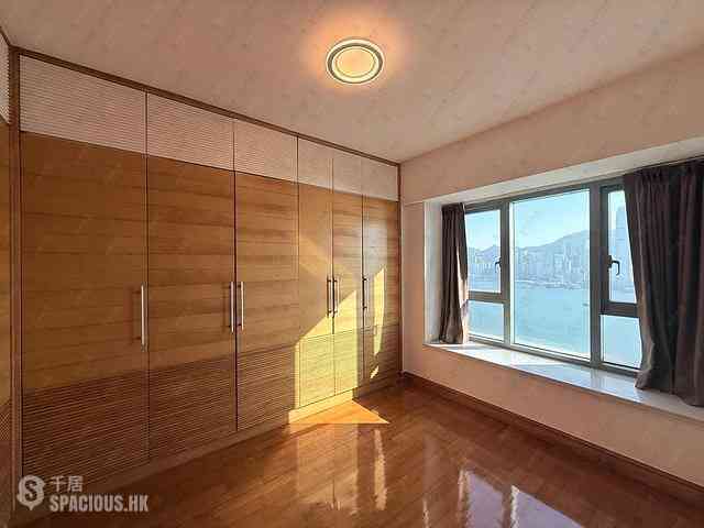 West Kowloon - The Harbourside Block 3 08