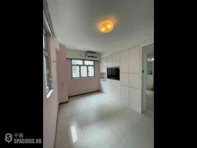 Sai Ying Pun - King Ming Mansion 02