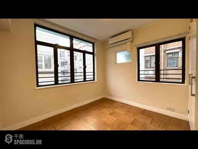 Yau Yat Chuen - Cheers Court 02