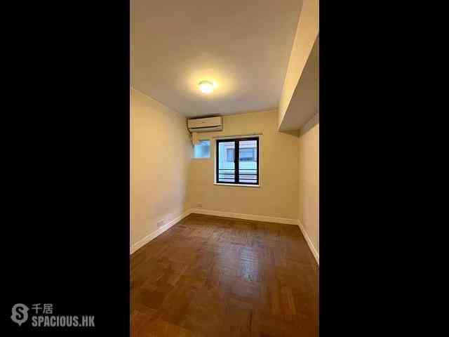Yau Yat Chuen - Cheers Court 03