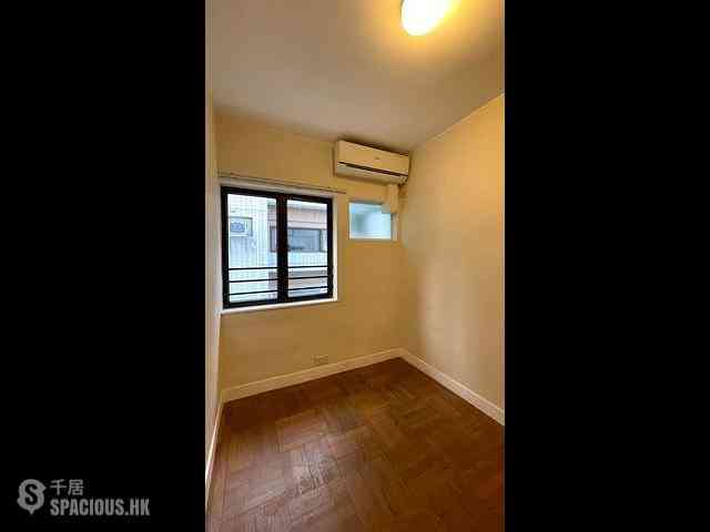 Yau Yat Chuen - Cheers Court 04