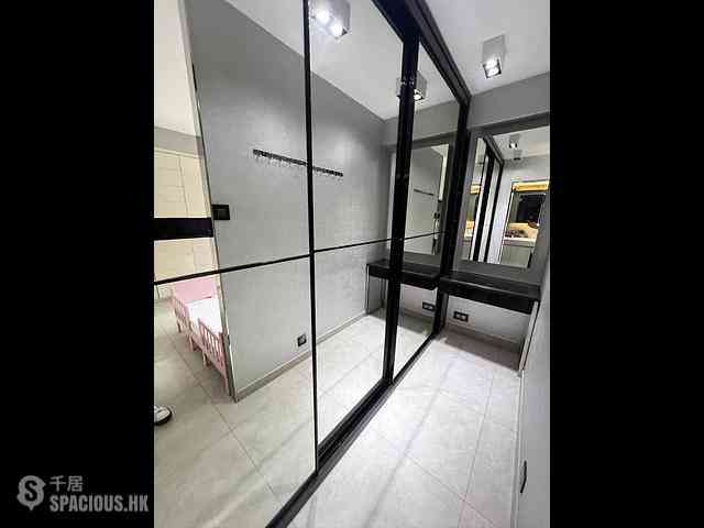 Yau Yat Chuen - Mayfair Court 03