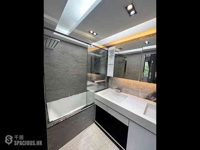 Yau Yat Chuen - Mayfair Court 05