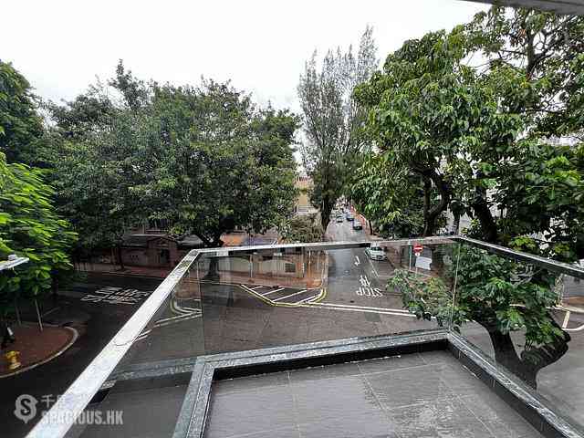 Yau Yat Chuen - Mayfair Court 06