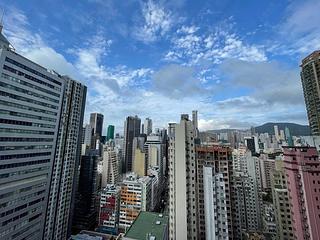 Wan Chai - The Avenue Phase 2 Block 1 02